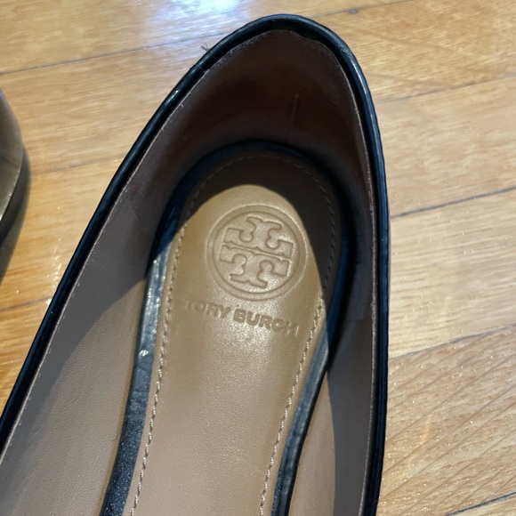 Tory Burch Everly Patent Black Flats - Picture 4 of 6